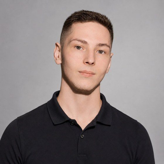 Дмитрий — мастер по ремонту смартфонов